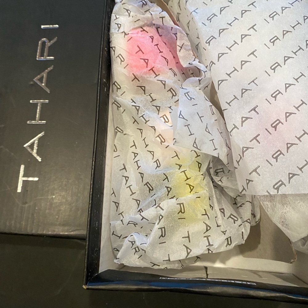 TAHARI Kids Neon Pink, Iridescent and yellow Sandals Size 6 - Picture 2 of 5